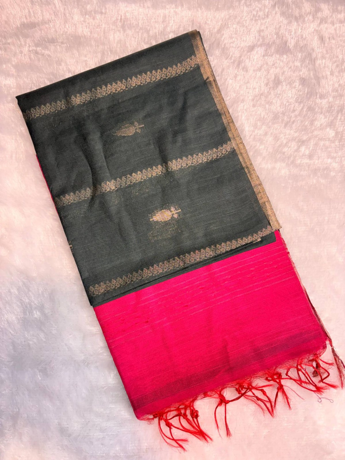 Checkered Grid Floral Bird Pallu Cotton Saree