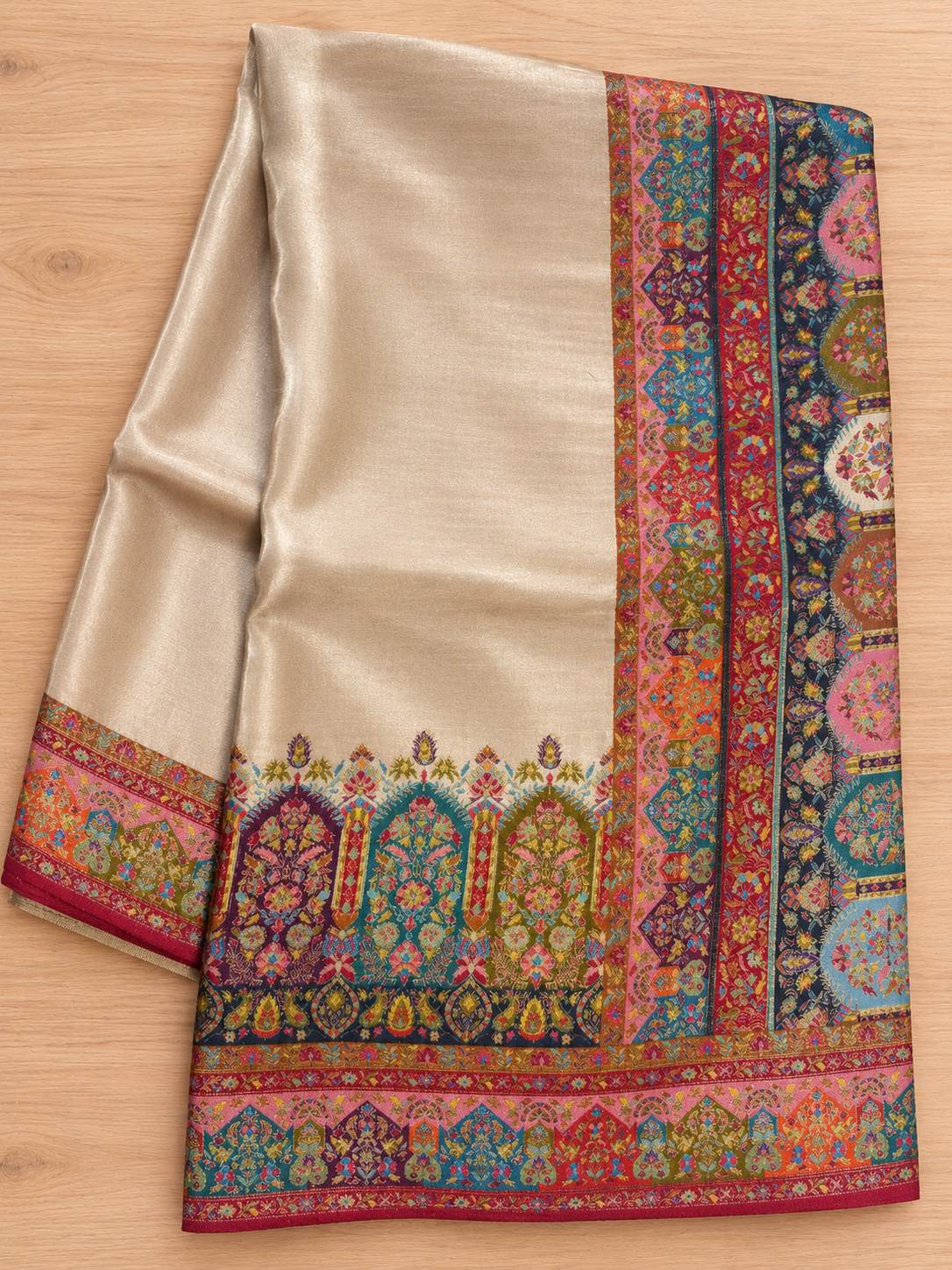 Cream Crimson Medallion Border Silk Saree photo 4